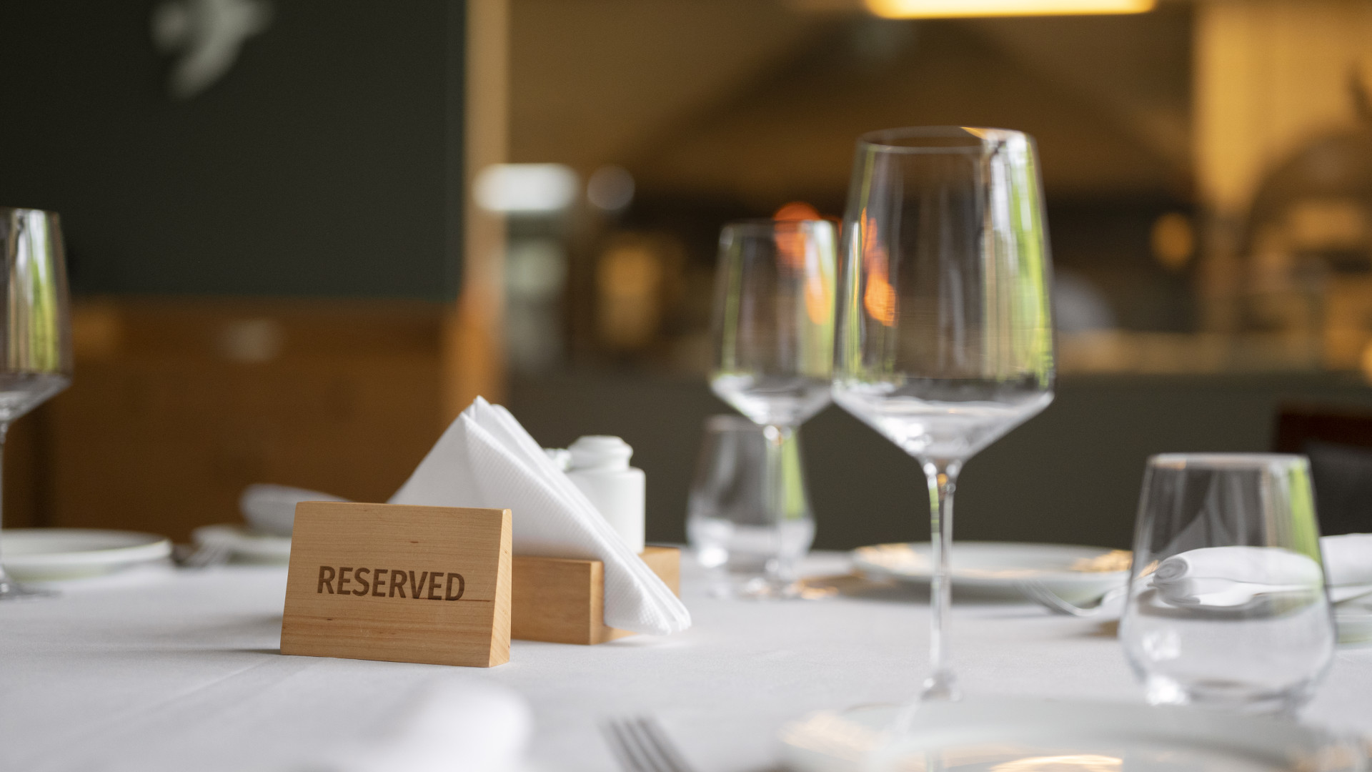 Location de tables événementielles : comment bien choisir son matériel ?